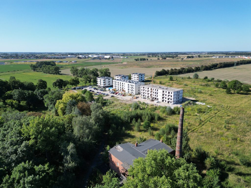 Zdjęcie okolicy Osiedla Gwiazdowo z parkiem dworskim.