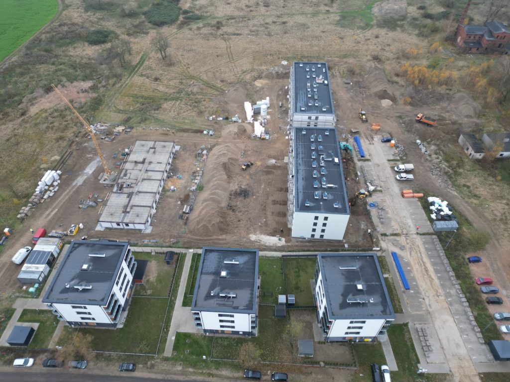 Prace budowlane nad drogami dojazdowymi i parkingami na Osiedlu Gwiazdowo.