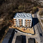 Zdjęcie budynku wykonywane za pomocą drona