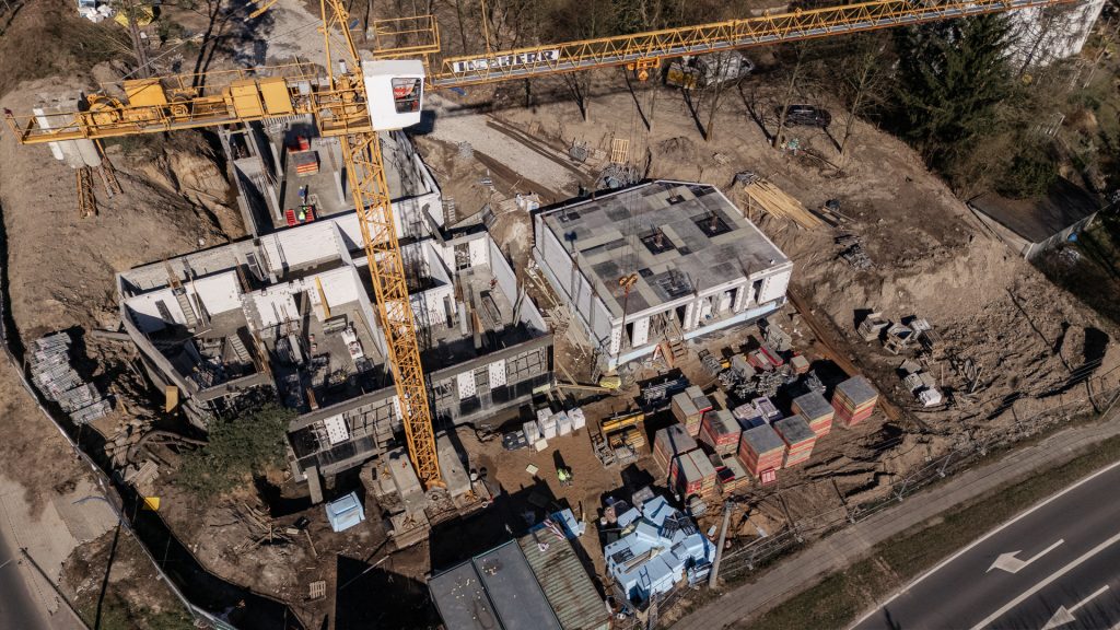 Budowa biurowca OVO OFFICE w Puszczykowie – roboty murarskie oraz konstrukcja żelbetowa parteru”