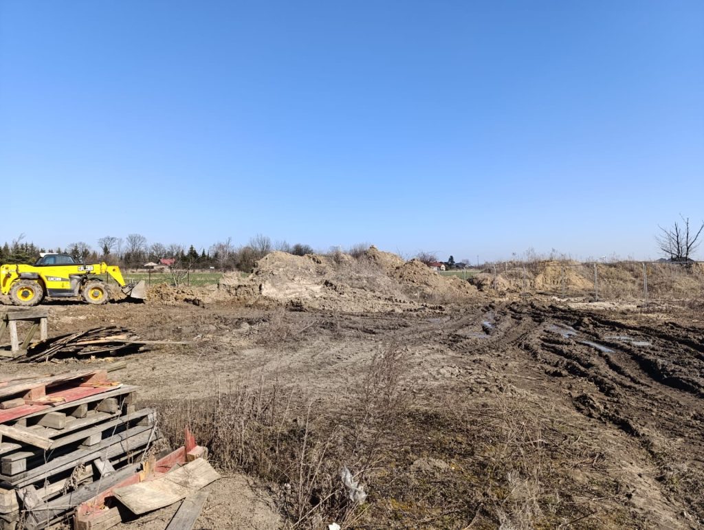 Prace przygotowawcze na działce w Kutnie