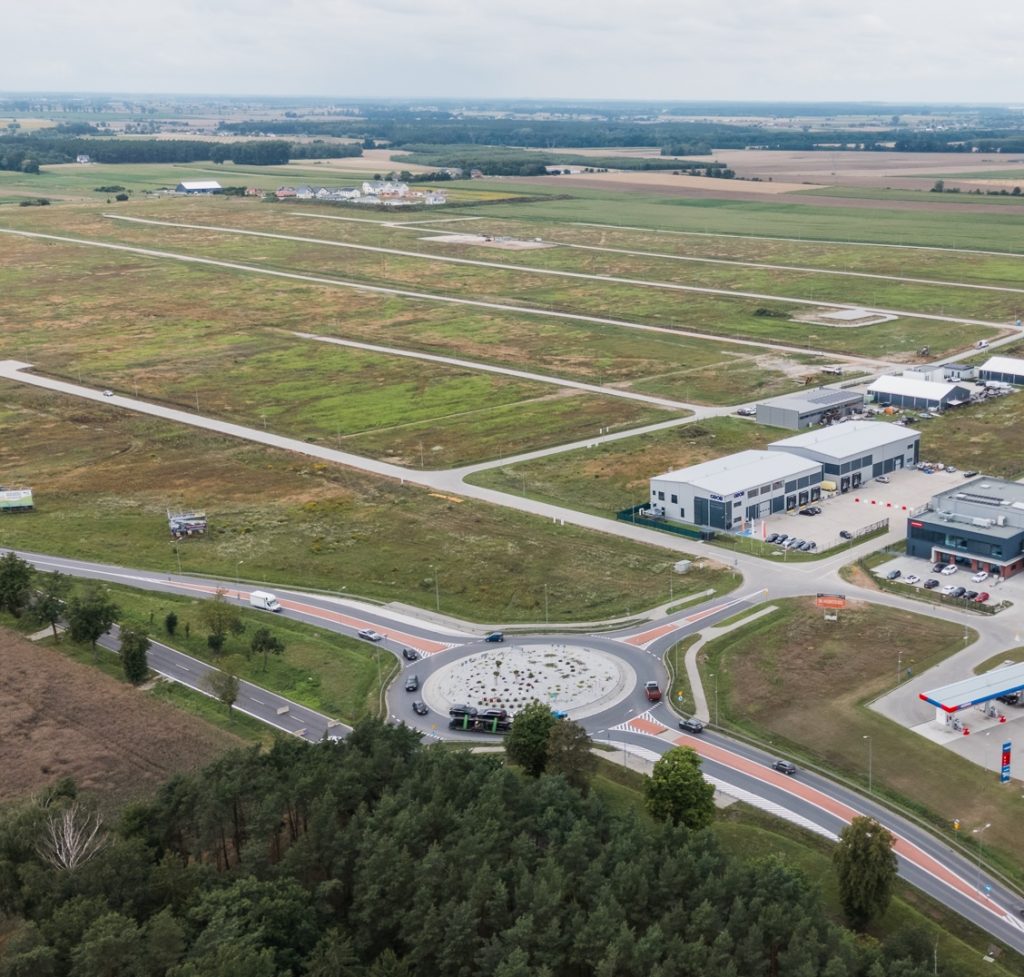 Szerokie drogi wewnętrzne przystosowane do ruchu ciężkiego – Poznan Logistyka