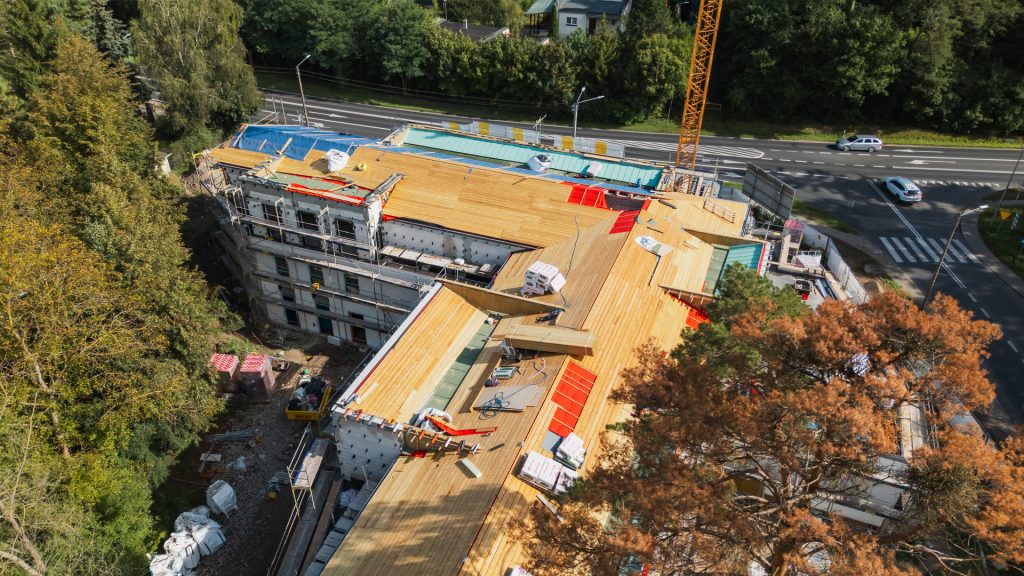 Postęp prac budowlanych – konstrukcja dachu OVO OFFICE