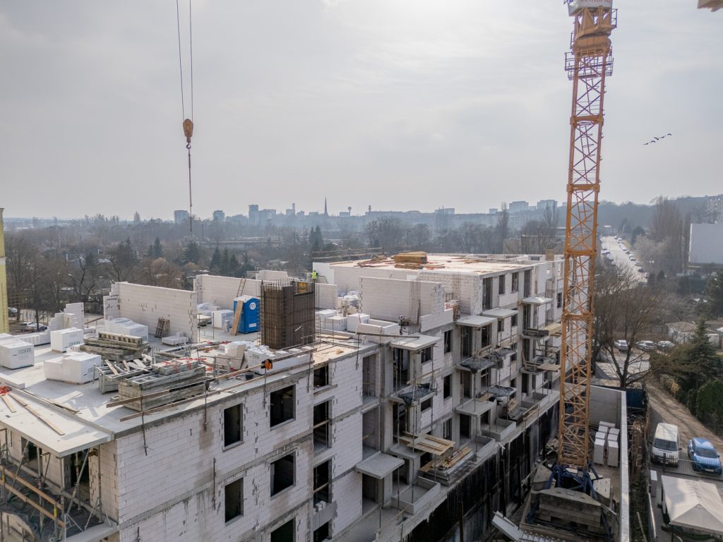 Budowa inwestycji Dąbrowskiego 9 w Szczecinie – widok na kolejne kondygnacje budynku mieszkalnego SOVO Development